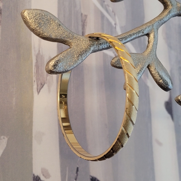 MONET Vintage Gold-tone Textured & Etched Stripes Bangle Bracelet M - Picture 7 of 7